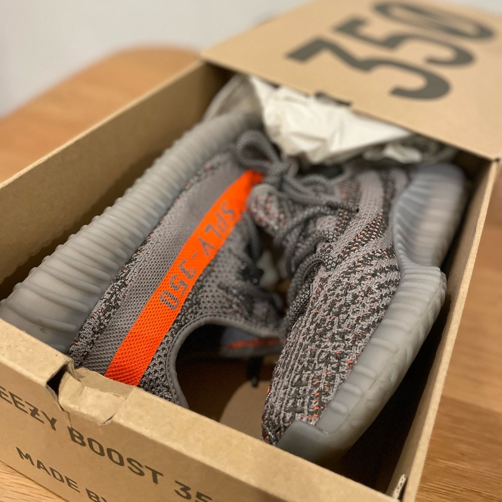 YEEZY BELUGA V2 REFLECTIVE